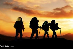 4 Manfaat Mendaki Gunung Bikin Otak Lebih Sehat