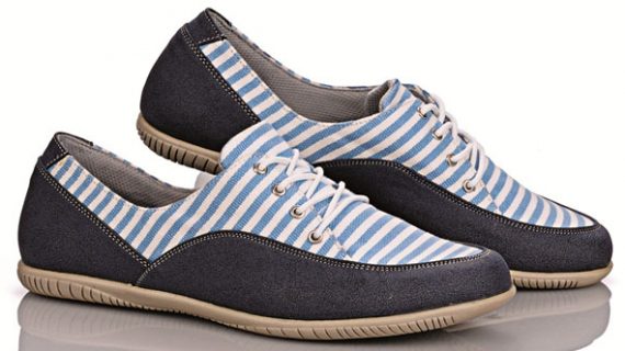 Tips Ampuh Bersihkan Sepatu Sesuai Bahan, Ayo coba!