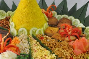 Resep dan Cara Membuat Nasi Tumpeng Enak Khas Sunda