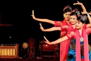 Seni Tari Jaipongan: Kearifan Lokal yang Hidup di Tasikmalaya